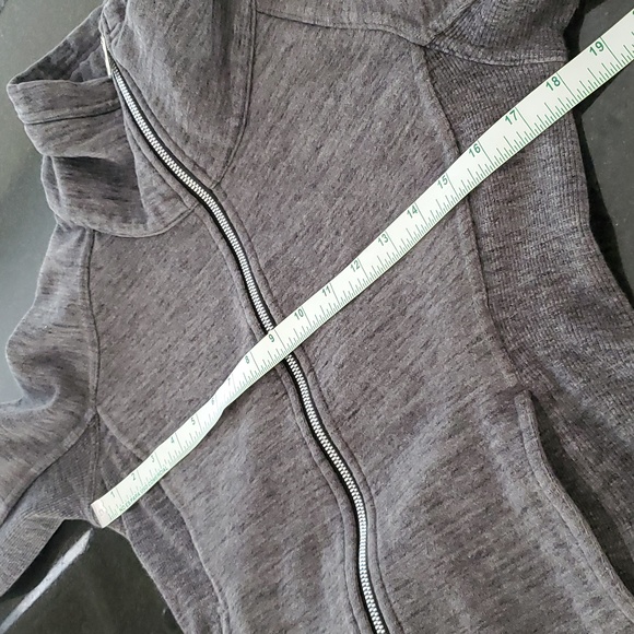 Lululemon Radiant Jacket II in Heathered Core Dark Grey - Picture 7 of 12